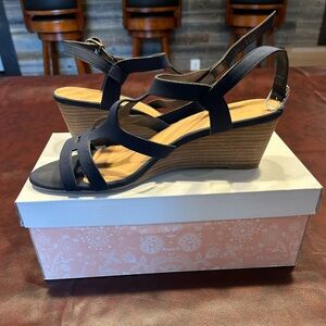 Pesaro heals woman’s size 11!